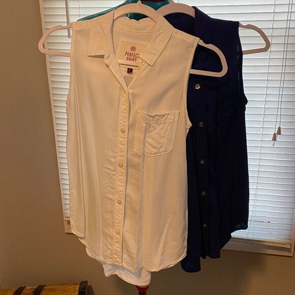 SO Perfect Shirt Button Down Sleeveless Bundle of 2 Rayon Womens Shirt Size XS - Picture 2 of 10